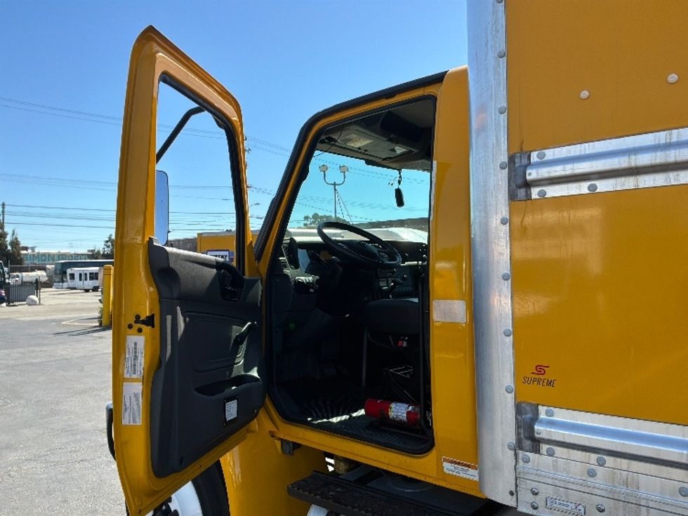 Medium Duty Box Truck-Light and Medium Duty Trucks-International-2021-MV607-South San Francisco-CA-217,746\n\t\tmiles-$ 42,750 - Image 16