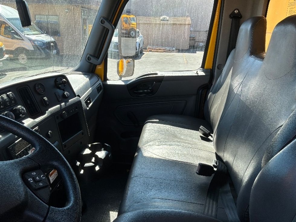 Medium Duty Box Truck-Light and Medium Duty Trucks-International-2021-MV607-South San Francisco-CA-217,746\n\t\tmiles-$ 42,750 - Image 19