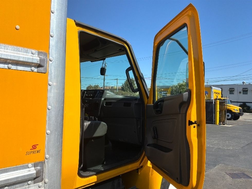 Medium Duty Box Truck-Light and Medium Duty Trucks-International-2021-MV607-South San Francisco-CA-217,746\n\t\tmiles-$ 42,750 - Image 20