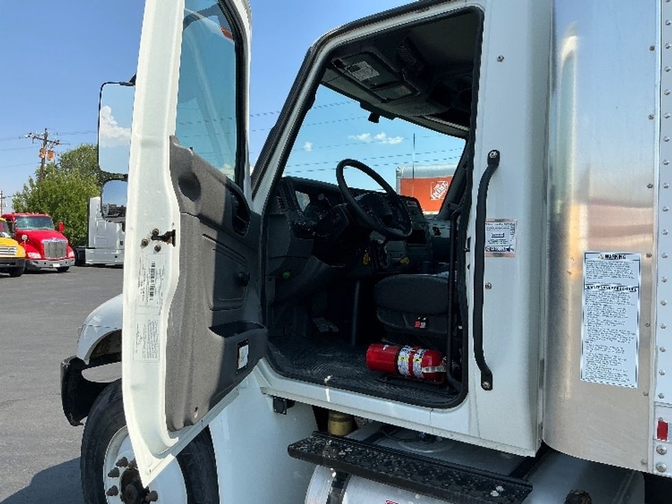 Medium Duty Box Truck-Light and Medium Duty Trucks-International-2021-MV607-Sparks-NV-20,554\n\t\tmiles-$ 75,750 - Image 16
