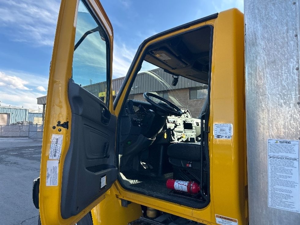 Medium Duty Box Truck-Light and Medium Duty Trucks-International-2021-MV607-Sparks-NV-205,769\n\t\tmiles-$ 37,250 - Image 16