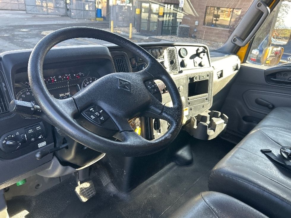 Medium Duty Box Truck-Light and Medium Duty Trucks-International-2021-MV607-Sparks-NV-205,769\n\t\tmiles-$ 37,250 - Image 17