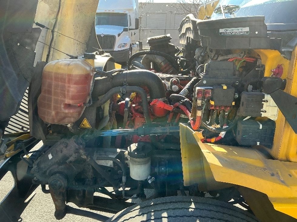 Medium Duty Box Truck-Light and Medium Duty Trucks-International-2021-MV607-Sparks-NV-244,827\n\t\tmiles-$ 32,500 - Image 23