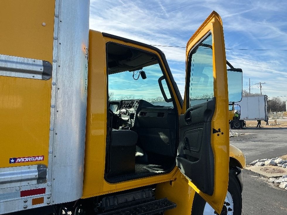 Medium Duty Box Truck-Light and Medium Duty Trucks-International-2021-MV607-Spartanburg-SC-218,076\n\t\tmiles-$ 36,250 - Image 19