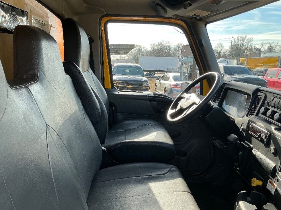 Medium Duty Box Truck-Light and Medium Duty Trucks-International-2021-MV607-Spartanburg-SC-218,076\n\t\tmiles-$ 36,250 - Image 21