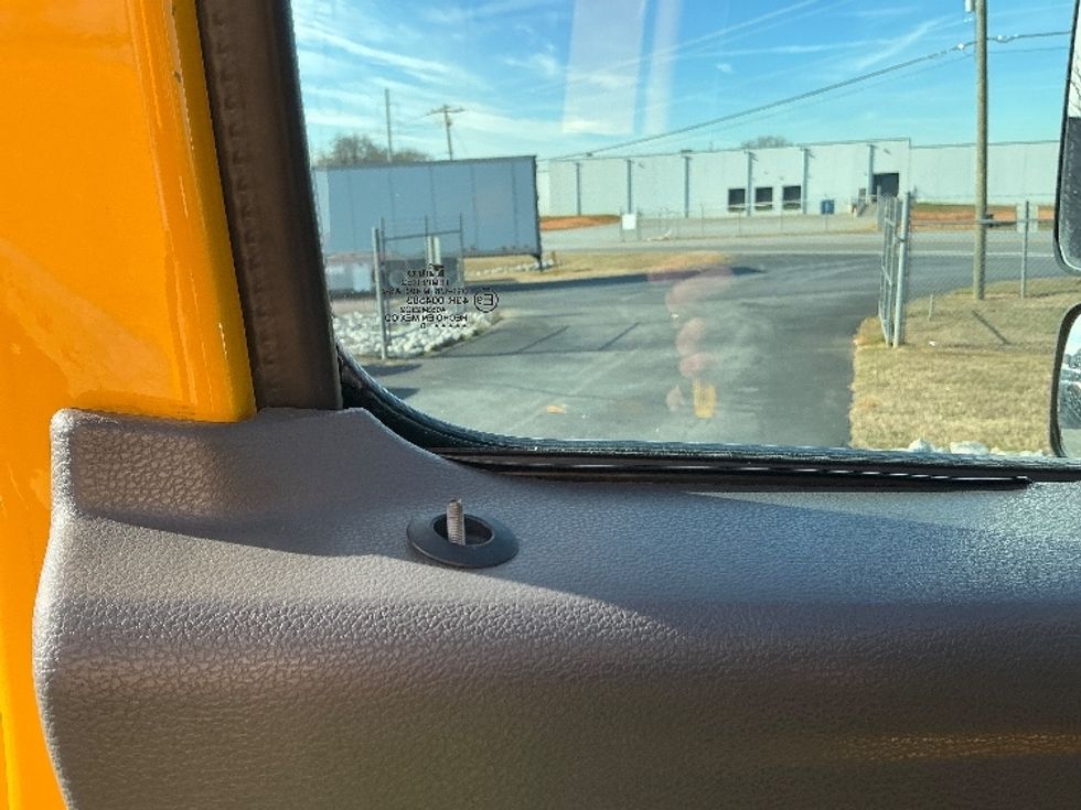 Medium Duty Box Truck-Light and Medium Duty Trucks-International-2021-MV607-Spartanburg-SC-218,076\n\t\tmiles-$ 36,250 - Image 24