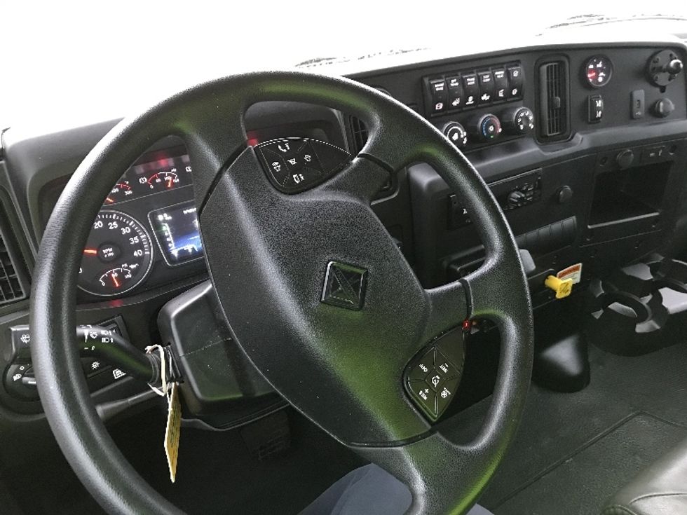 Medium Duty Box Truck-Light and Medium Duty Trucks-International-2021-MV607-Spokane Valley-WA-128,650\n\t\tmiles-$ 46,250 - Image 17