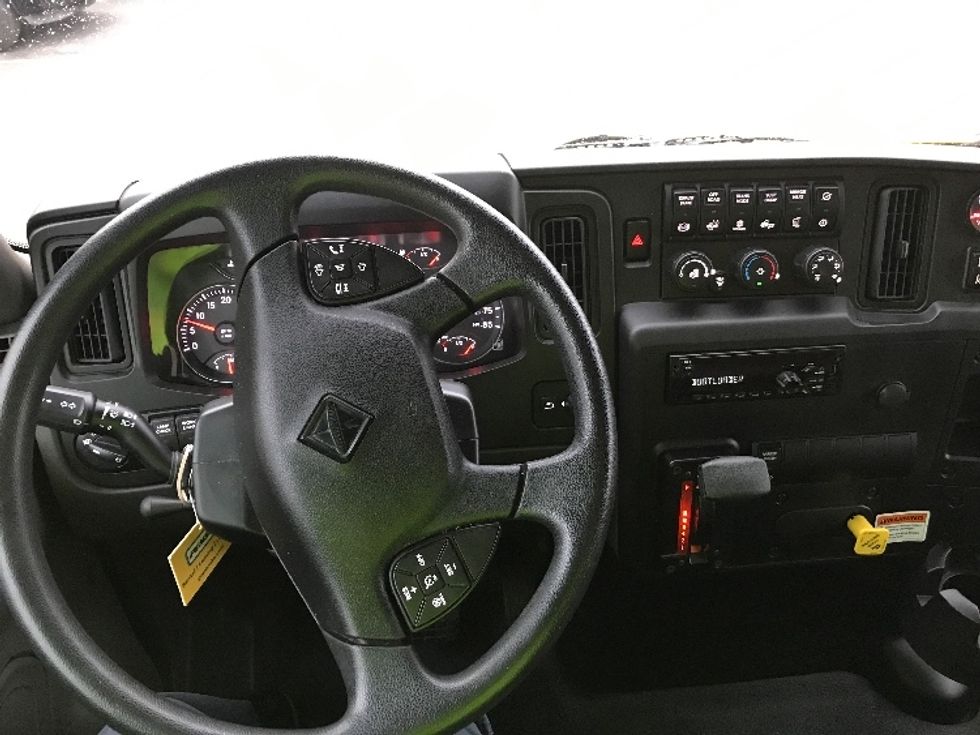 Medium Duty Box Truck-Light and Medium Duty Trucks-International-2021-MV607-Spokane Valley-WA-128,650\n\t\tmiles-$ 46,250 - Image 18