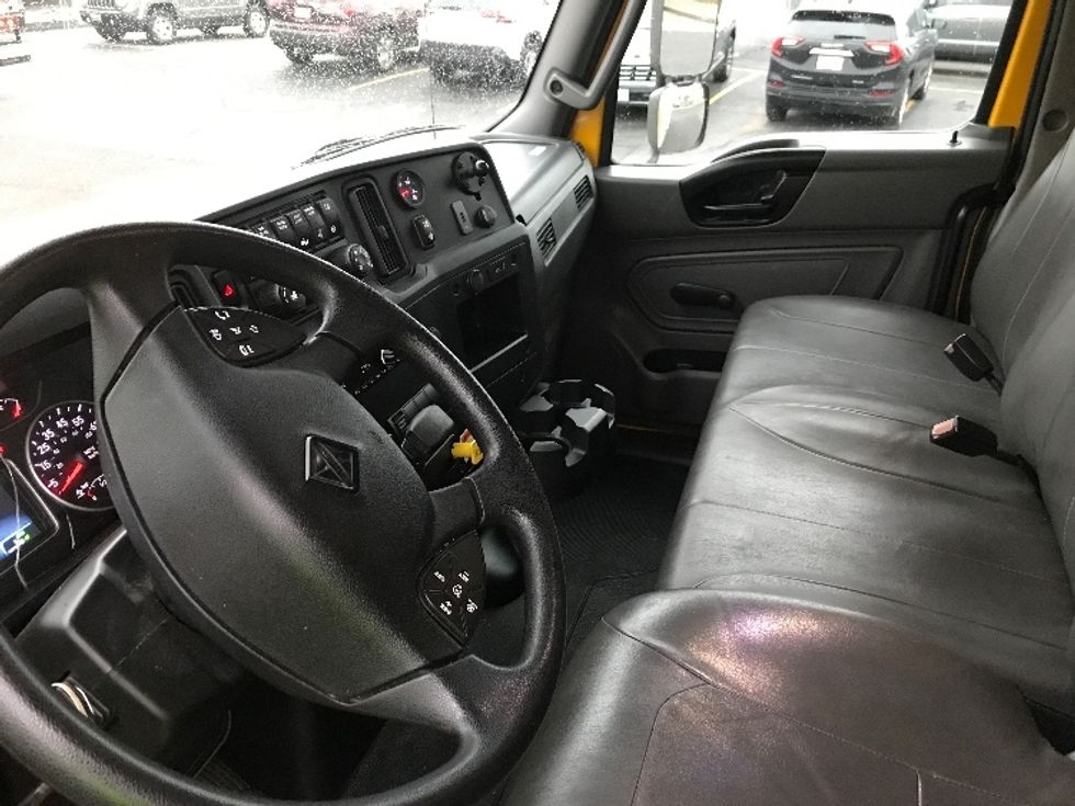 Medium Duty Box Truck-Light and Medium Duty Trucks-International-2021-MV607-Spokane Valley-WA-128,650\n\t\tmiles-$ 46,250 - Image 19