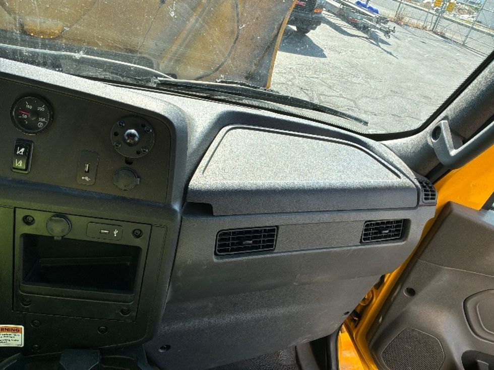 Medium Duty Box Truck-Light and Medium Duty Trucks-International-2021-MV607-Spokane Valley-WA-204,974\n\t\tmiles-$ 53,750 - Image 21