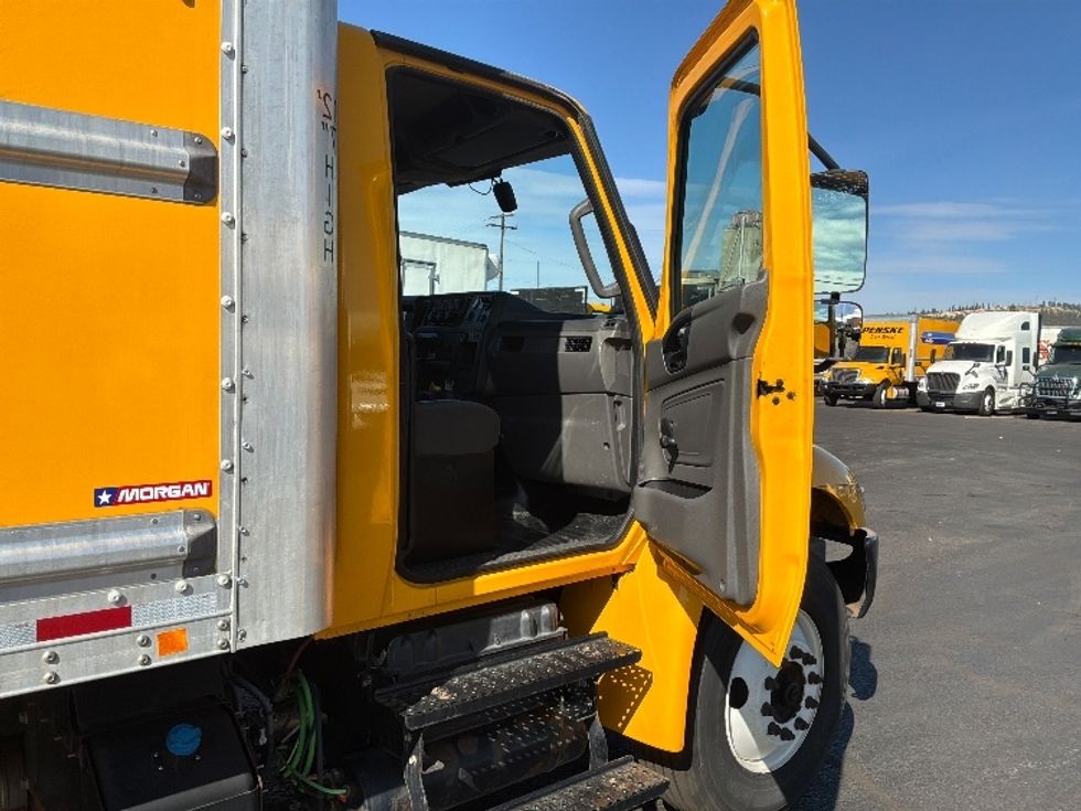 Medium Duty Box Truck-Light and Medium Duty Trucks-International-2021-MV607-Spokane Valley-WA-221,193\n\t\tmiles-$ 40,250 - Image 20