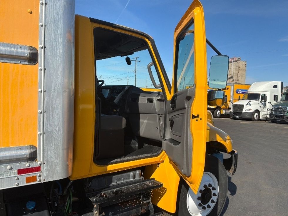 Medium Duty Box Truck-Light and Medium Duty Trucks-International-2021-MV607-Spokane Valley-WA-226,786\n\t\tmiles-$ 39,500 - Image 18