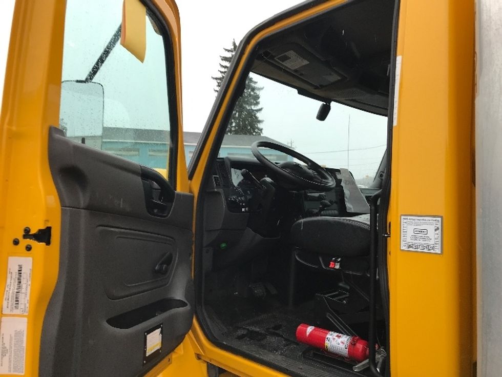 Medium Duty Box Truck-Light and Medium Duty Trucks-International-2021-MV607-Spokane Valley-WA-230,204\n\t\tmiles-$ 38,000 - Image 16