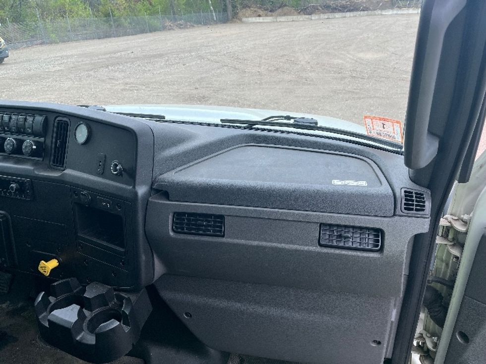 Medium Duty Box Truck-Light and Medium Duty Trucks-International-2021-MV607-Springfield-MA-40,876\n\t\tmiles-$ 66,000 - Image 21