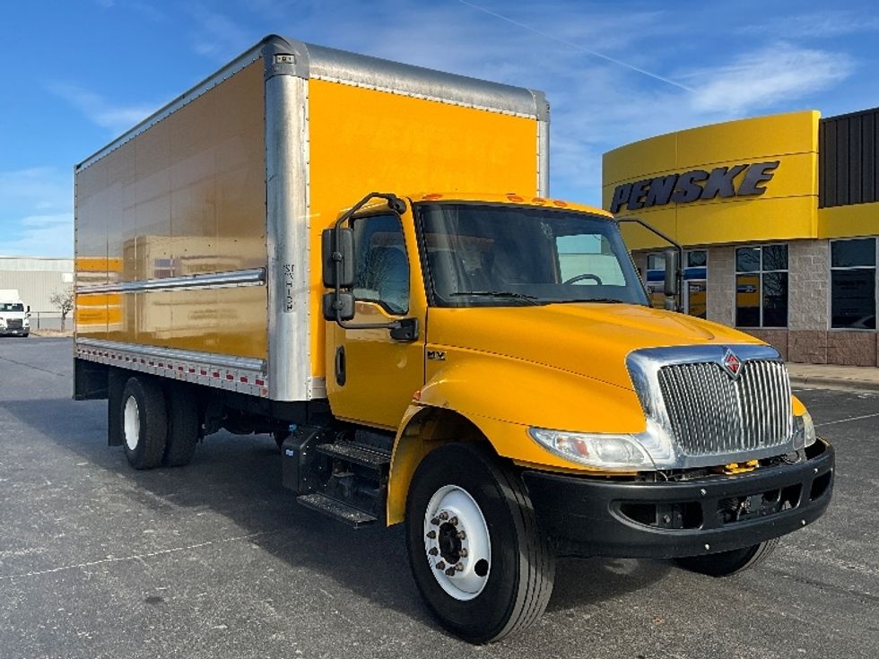 Medium Duty Box Truck-Light and Medium Duty Trucks-International-2021-MV607-Springfield-MO-140,785\n\t\tmiles-$ 44,500 - Image 1