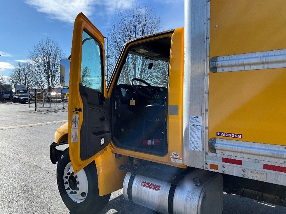 Medium Duty Box Truck-Light and Medium Duty Trucks-International-2021-MV607-Springfield-MO-140,785\n\t\tmiles-$ 44,500 - Image 16