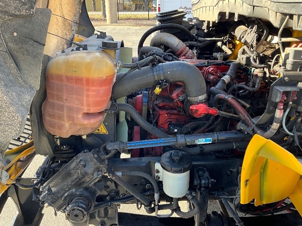 Medium Duty Box Truck-Light and Medium Duty Trucks-International-2021-MV607-Springfield-MO-140,785\n\t\tmiles-$ 44,500 - Image 24