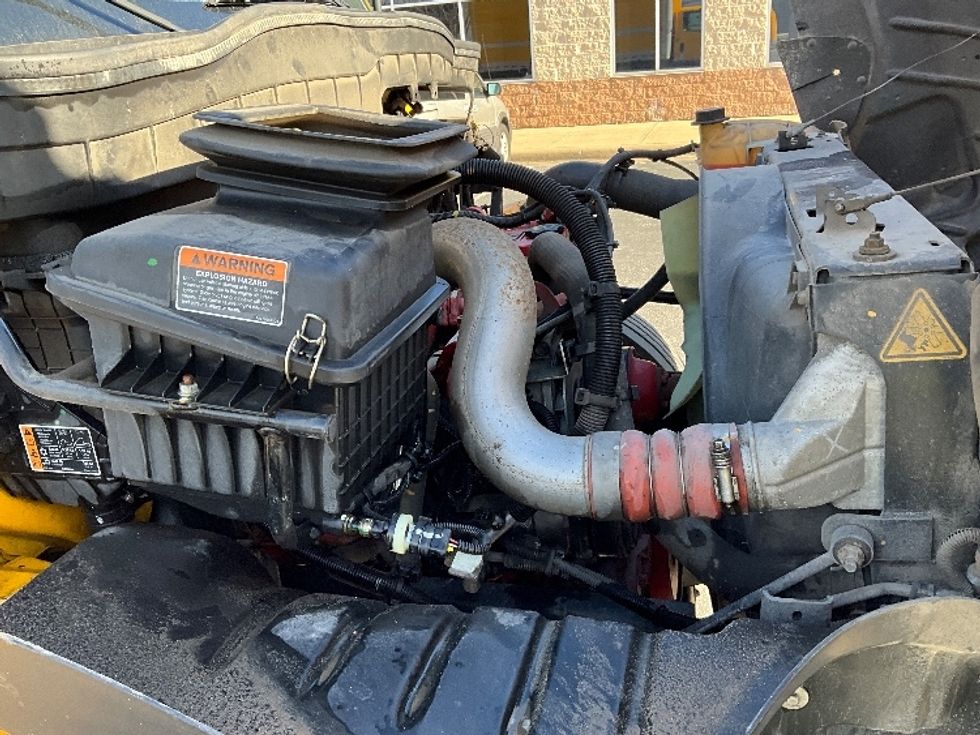 Medium Duty Box Truck-Light and Medium Duty Trucks-International-2021-MV607-Springfield-MO-140,785\n\t\tmiles-$ 44,500 - Image 23