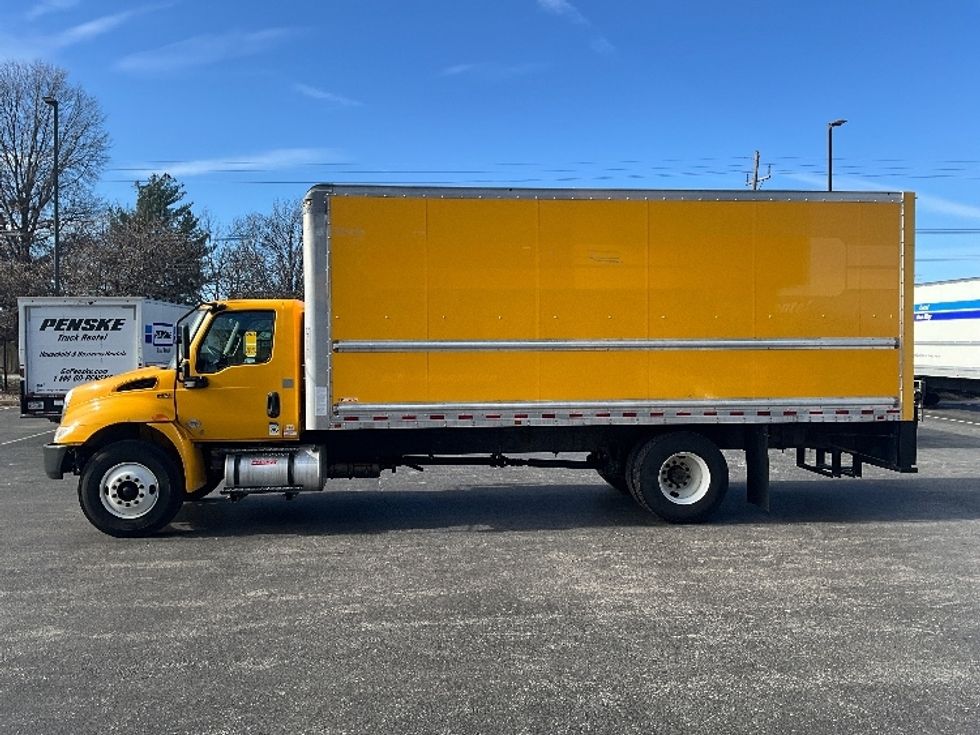 Medium Duty Box Truck-Light and Medium Duty Trucks-International-2021-MV607-Springfield-MO-140,785\n\t\tmiles-$ 44,500 - Image 4