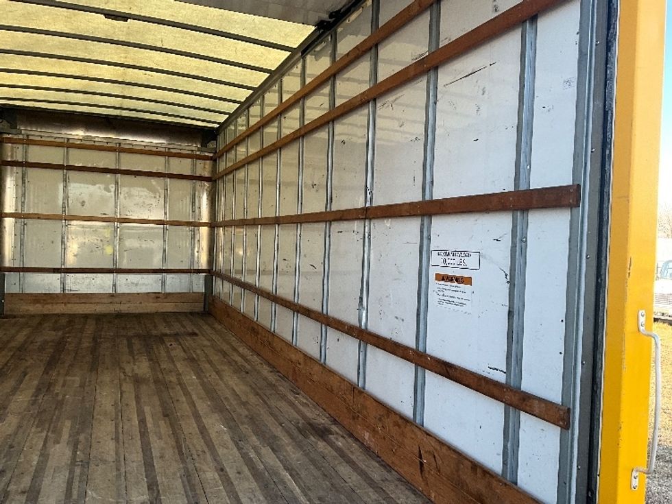 Medium Duty Box Truck-Light and Medium Duty Trucks-International-2021-MV607-Springfield-MO-181,657\n\t\tmiles-$ 38,750 - Image 12