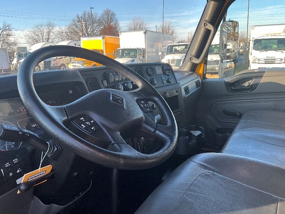 Medium Duty Box Truck-Light and Medium Duty Trucks-International-2021-MV607-Springfield-MO-181,657\n\t\tmiles-$ 38,750 - Image 17