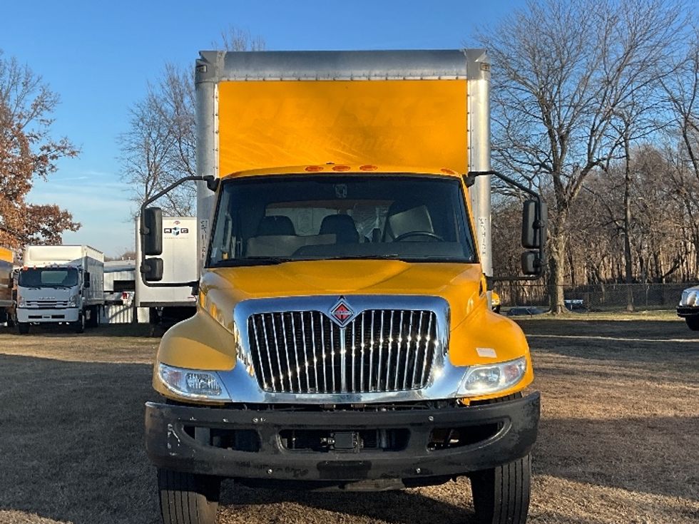Medium Duty Box Truck-Light and Medium Duty Trucks-International-2021-MV607-Springfield-MO-181,657\n\t\tmiles-$ 38,750 - Image 2