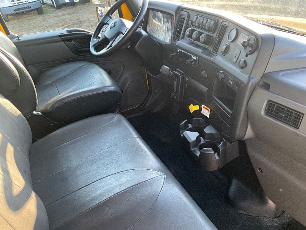 Medium Duty Box Truck-Light and Medium Duty Trucks-International-2021-MV607-Springfield-MO-181,657\n\t\tmiles-$ 38,750 - Image 22