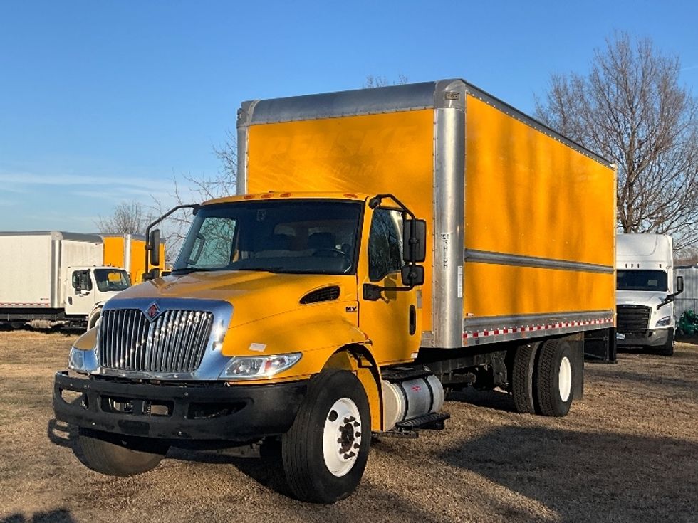 Medium Duty Box Truck-Light and Medium Duty Trucks-International-2021-MV607-Springfield-MO-181,657\n\t\tmiles-$ 38,750 - Image 3