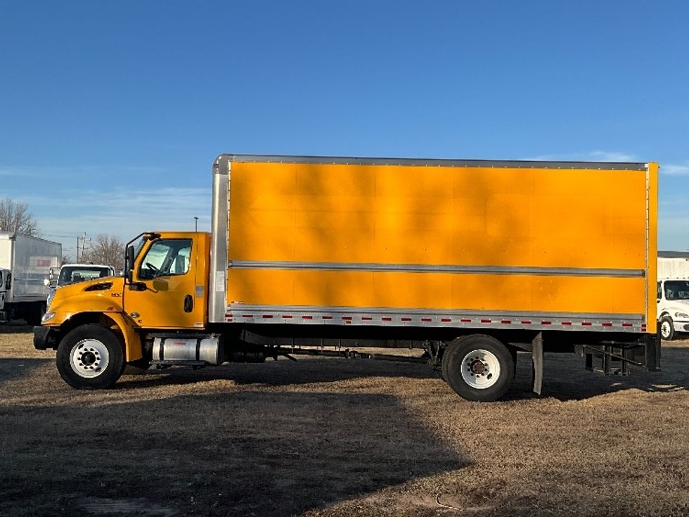 Medium Duty Box Truck-Light and Medium Duty Trucks-International-2021-MV607-Springfield-MO-181,657\n\t\tmiles-$ 38,750 - Image 4