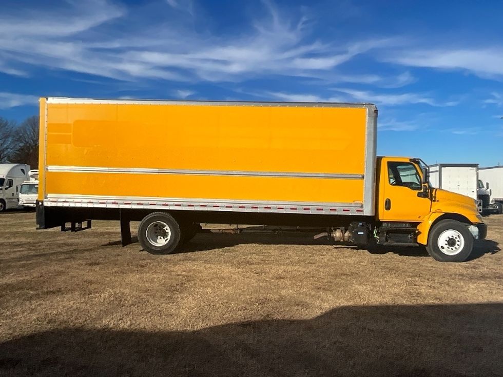 Medium Duty Box Truck-Light and Medium Duty Trucks-International-2021-MV607-Springfield-MO-183,224\n\t\tmiles-$ 44,750 - Image 15