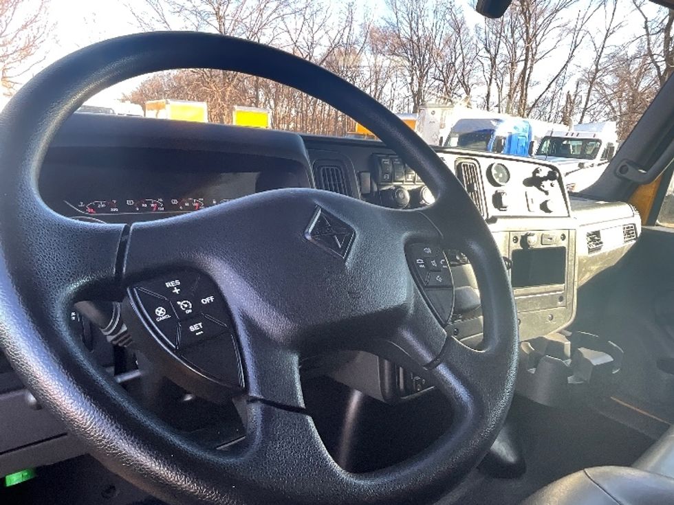 Medium Duty Box Truck-Light and Medium Duty Trucks-International-2021-MV607-Springfield-MO-183,224\n\t\tmiles-$ 44,750 - Image 18