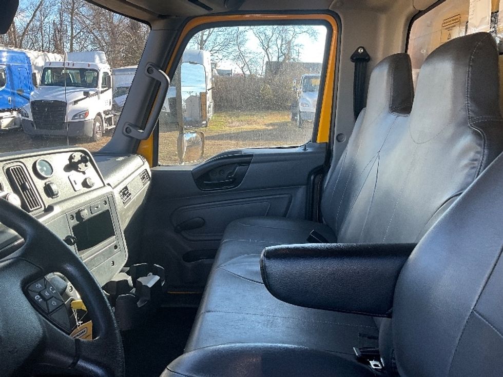 Medium Duty Box Truck-Light and Medium Duty Trucks-International-2021-MV607-Springfield-MO-183,224\n\t\tmiles-$ 44,750 - Image 19