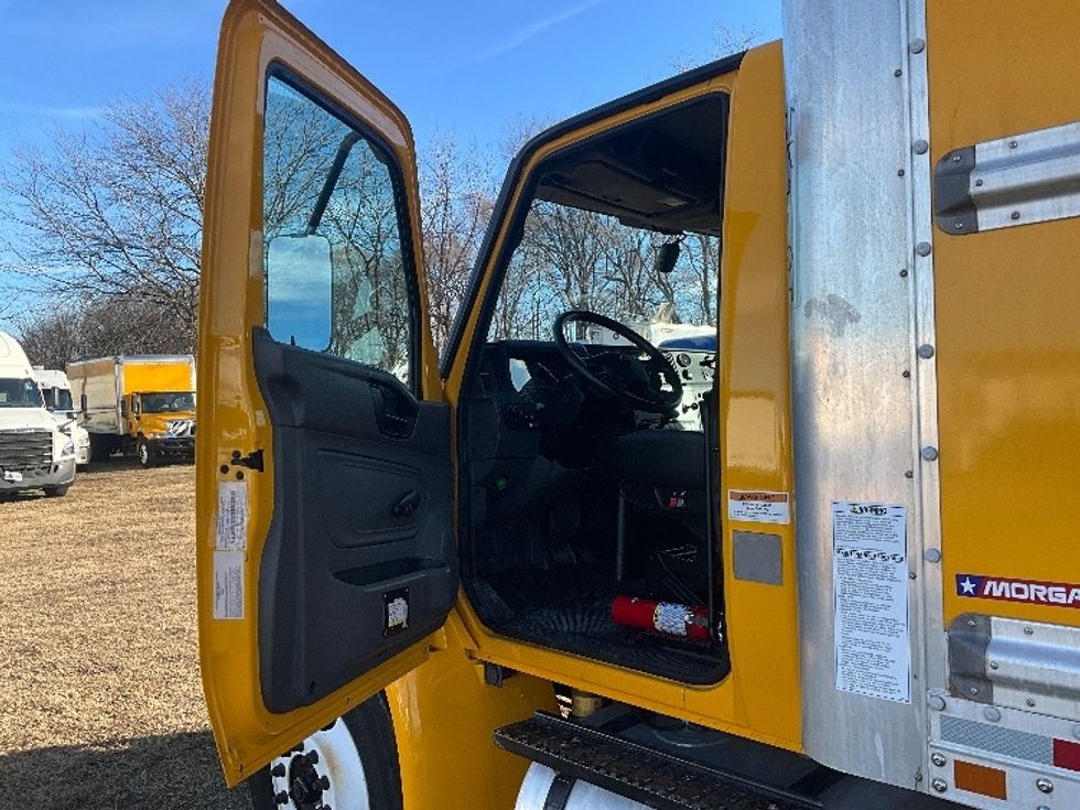 Medium Duty Box Truck-Light and Medium Duty Trucks-International-2021-MV607-Springfield-MO-183,224\n\t\tmiles-$ 44,750 - Image 16