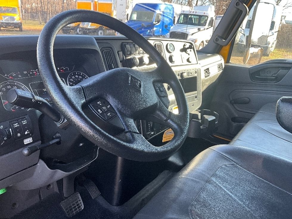 Medium Duty Box Truck-Light and Medium Duty Trucks-International-2021-MV607-Springfield-MO-183,224\n\t\tmiles-$ 44,750 - Image 17
