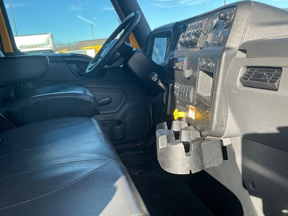 Medium Duty Box Truck-Light and Medium Duty Trucks-International-2021-MV607-Springfield-MO-183,224\n\t\tmiles-$ 44,750 - Image 22