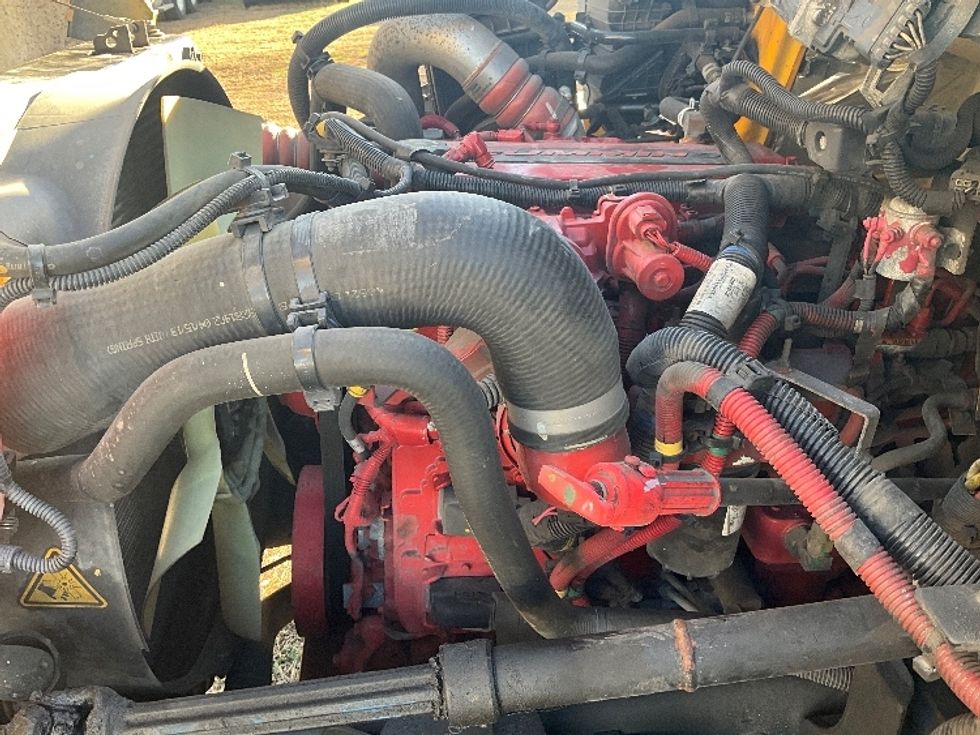 Medium Duty Box Truck-Light and Medium Duty Trucks-International-2021-MV607-Springfield-MO-183,224\n\t\tmiles-$ 44,750 - Image 24