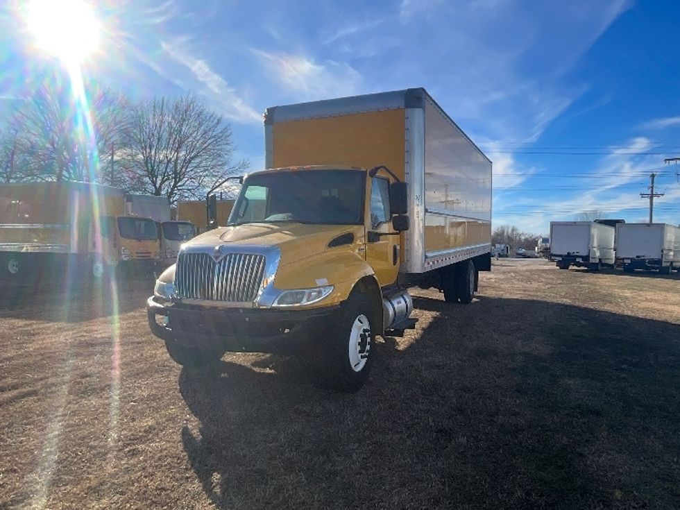 Medium Duty Box Truck-Light and Medium Duty Trucks-International-2021-MV607-Springfield-MO-183,224\n\t\tmiles-$ 44,750 - Image 3
