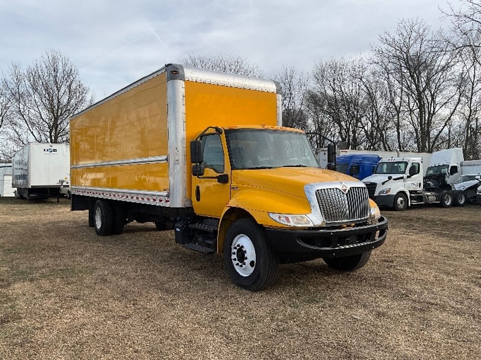 Medium Duty Box Truck-Light and Medium Duty Trucks-International-2021-MV607-Springfield-MO-191,834\n\t\tmiles-$ 43,500 - Image 1
