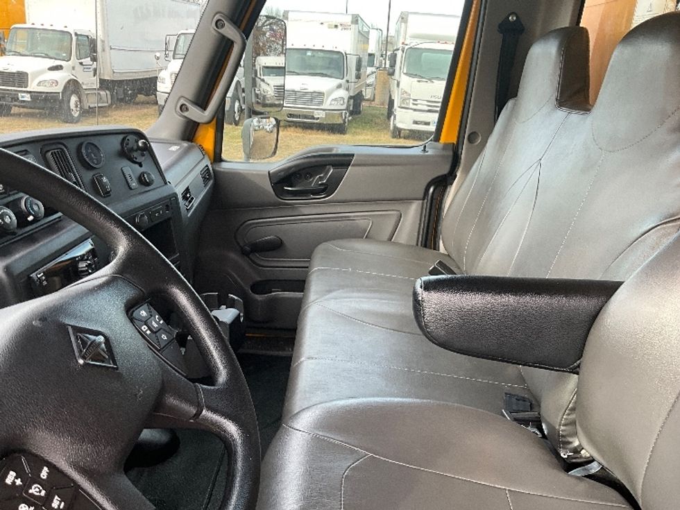 Medium Duty Box Truck-Light and Medium Duty Trucks-International-2021-MV607-Springfield-MO-191,834\n\t\tmiles-$ 43,500 - Image 19