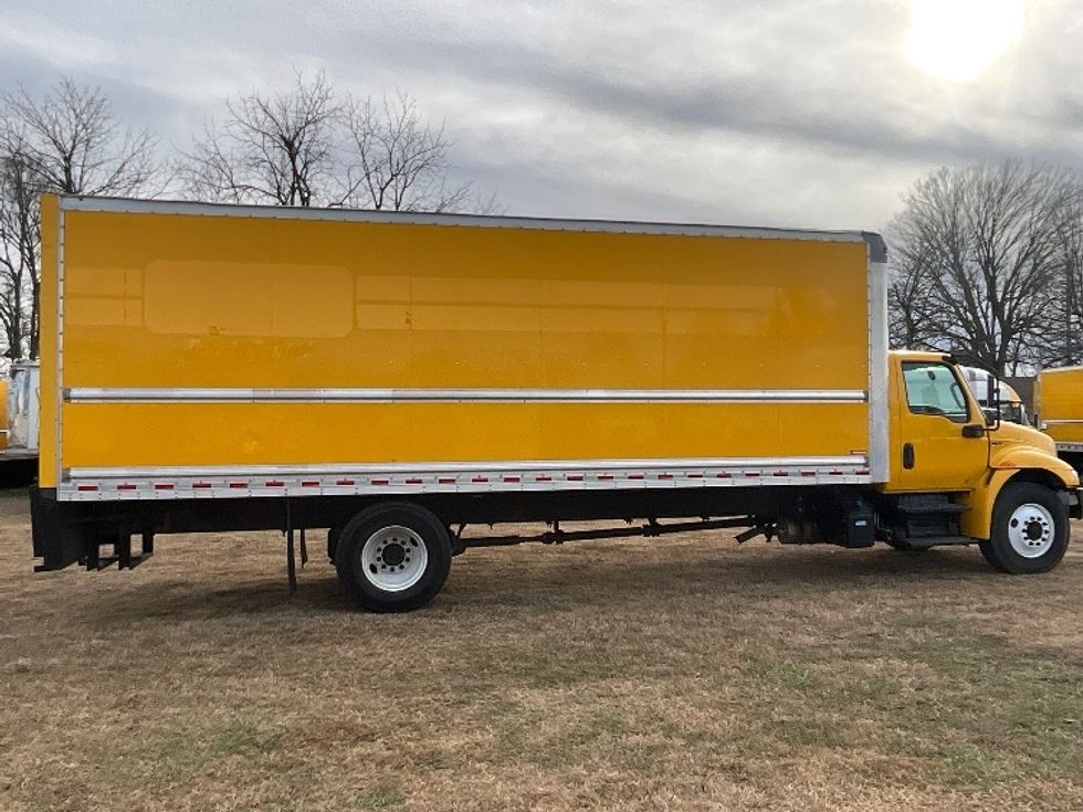 Medium Duty Box Truck-Light and Medium Duty Trucks-International-2021-MV607-Springfield-MO-191,834\n\t\tmiles-$ 43,500 - Image 15
