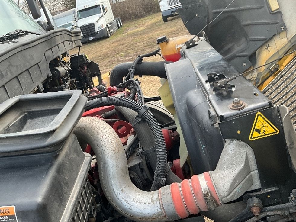 Medium Duty Box Truck-Light and Medium Duty Trucks-International-2021-MV607-Springfield-MO-191,834\n\t\tmiles-$ 43,500 - Image 23