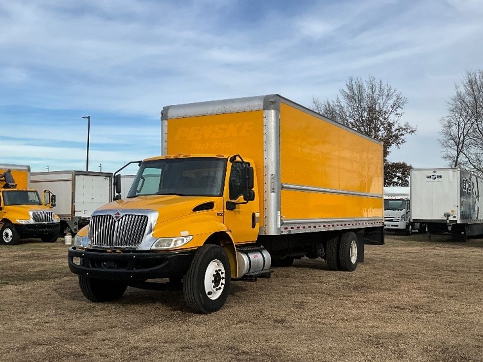 Medium Duty Box Truck-Light and Medium Duty Trucks-International-2021-MV607-Springfield-MO-191,834\n\t\tmiles-$ 43,500 - Image 3