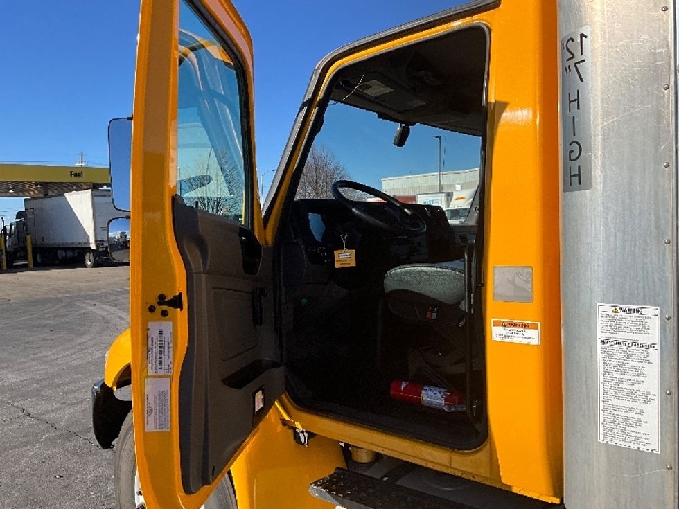 Medium Duty Box Truck-Light and Medium Duty Trucks-International-2021-MV607-Springfield-MO-205,916\n\t\tmiles-$ 40,250 - Image 15