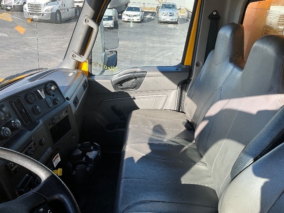 Medium Duty Box Truck-Light and Medium Duty Trucks-International-2021-MV607-Springfield-MO-205,916\n\t\tmiles-$ 40,250 - Image 18