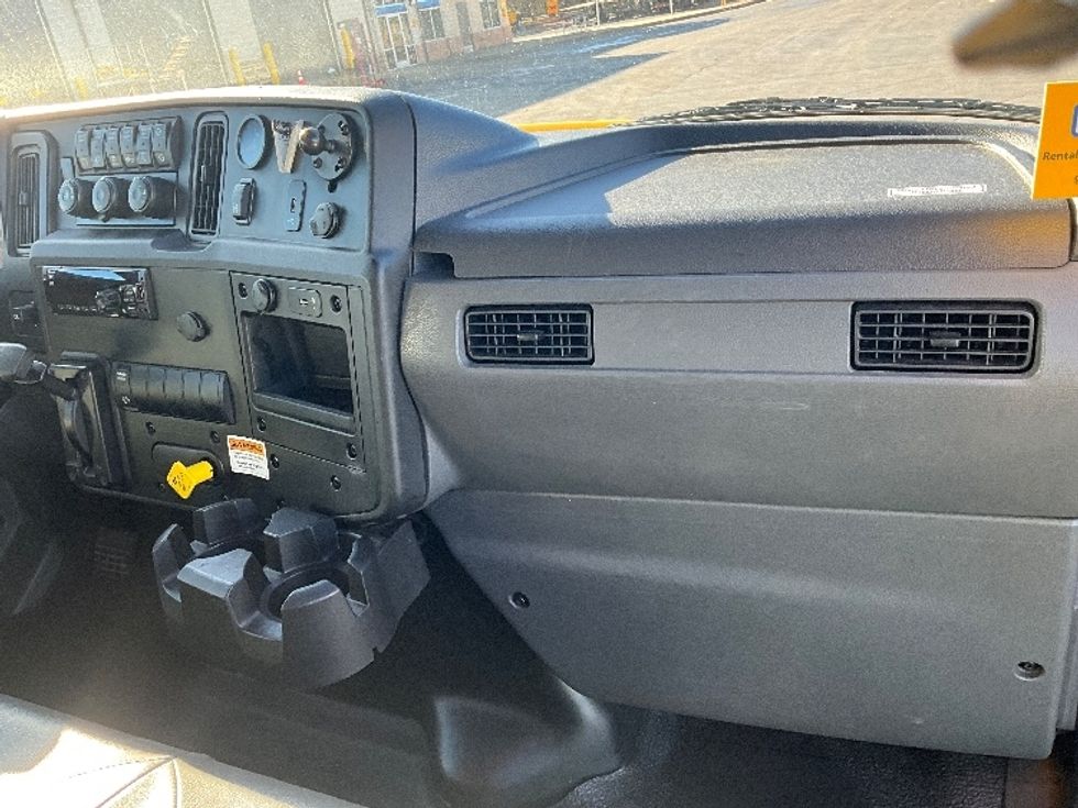 Medium Duty Box Truck-Light and Medium Duty Trucks-International-2021-MV607-Springfield-MO-205,916\n\t\tmiles-$ 40,250 - Image 20