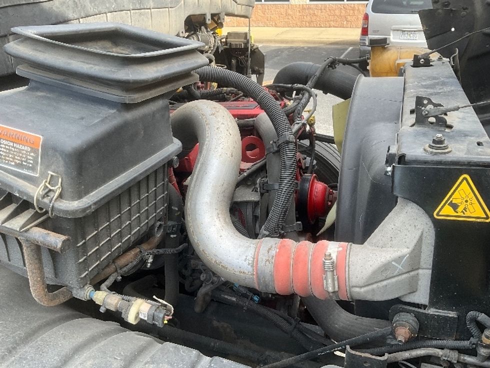 Medium Duty Box Truck-Light and Medium Duty Trucks-International-2021-MV607-Springfield-MO-219,692\n\t\tmiles-$ 39,500 - Image 23