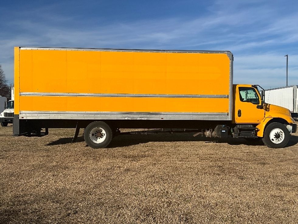Medium Duty Box Truck-Light and Medium Duty Trucks-International-2021-MV607-Springfield-MO-226,448\n\t\tmiles-$ 38,500 - Image 15