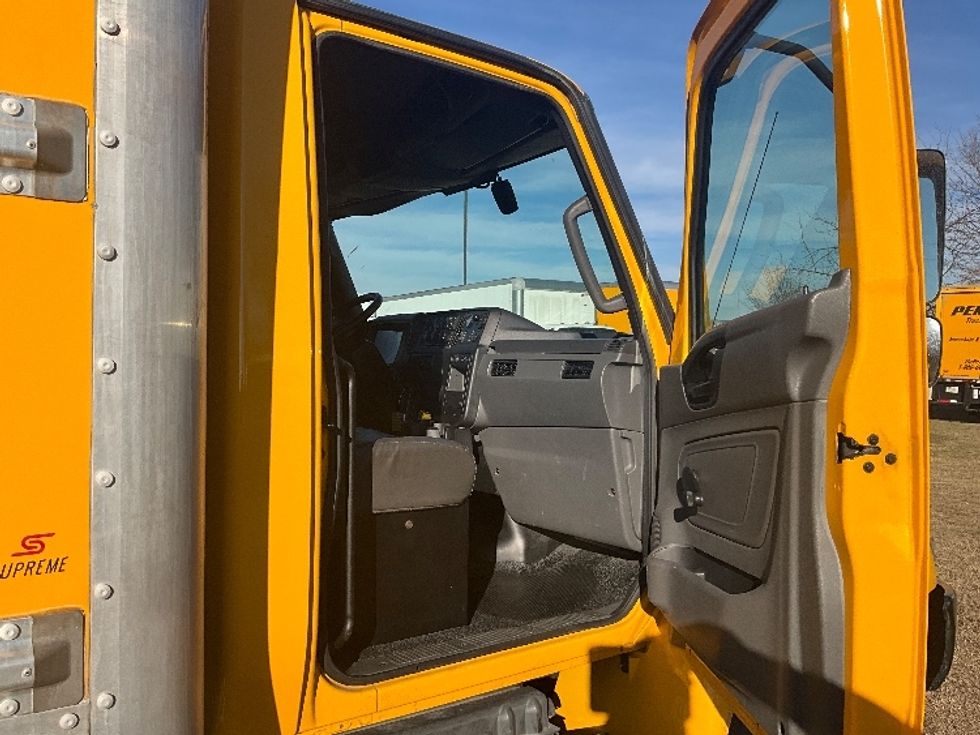 Medium Duty Box Truck-Light and Medium Duty Trucks-International-2021-MV607-Springfield-MO-226,448\n\t\tmiles-$ 38,500 - Image 20