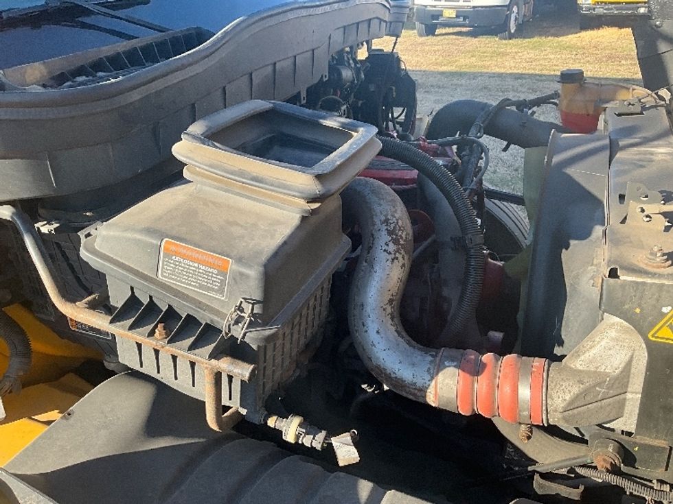 Medium Duty Box Truck-Light and Medium Duty Trucks-International-2021-MV607-Springfield-MO-226,448\n\t\tmiles-$ 38,500 - Image 23