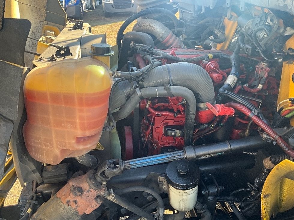 Medium Duty Box Truck-Light and Medium Duty Trucks-International-2021-MV607-Springfield-MO-226,448\n\t\tmiles-$ 38,500 - Image 24